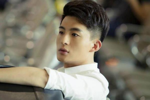 孙艺洲和欧豪长得好像,欧豪孙艺洲是同一人吗 孙艺洲和欧豪长得好像,欧豪孙艺洲是同一人吗