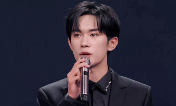 易烊千玺为什么资源好,易烊千玺真实姓名