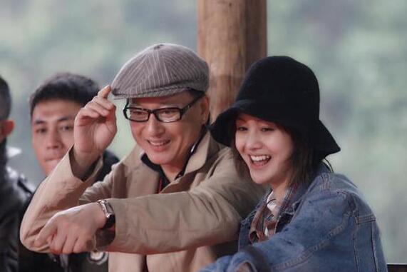 父亲节郑爽给爸爸发888:爽妹子真直爽,喊了三声爸 父亲节郑爽给爸爸发888:爽妹子真直爽,喊了三声爸