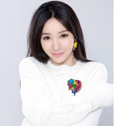 柳岩直播卖货:宅男女神沦为网红? 柳岩直播卖货:宅男女神沦为网红?