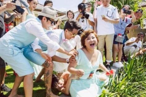 柳岩直播卖货:宅男女神沦为网红? 柳岩直播卖货:宅男女神沦为网红?