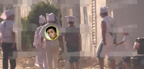 王宝强携儿子上坟母亲头七未见马蓉身影 王宝强携儿子上坟母亲头七未见马蓉身影