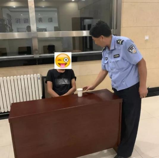 男孩逃课爬泰山什么情况 背后的原因竟然是这样