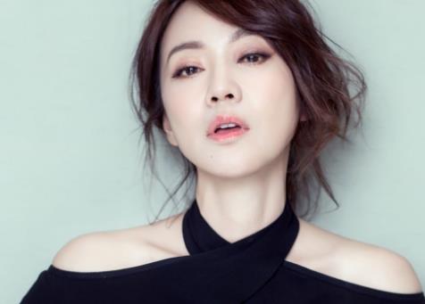 闫妮老公是谁：佟掌柜的心酸感情史大曝光！