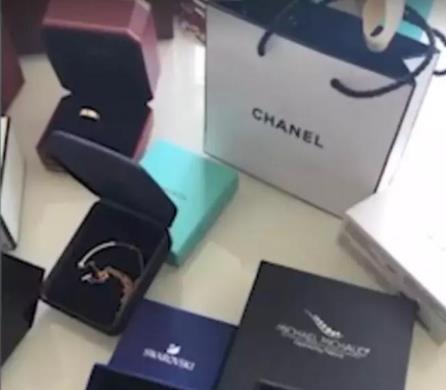 熊孩子清空购物车：熊孩子手误花7万给妈妈过情人节