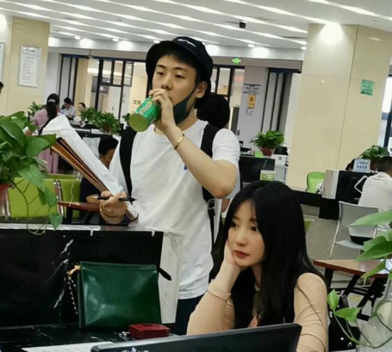 柳岩被爆一口气买10套房 柳岩否认称不能忍