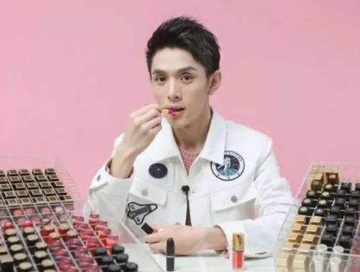 抖音李佳琦个人资料 解密口红王子的走红之路 抖音李佳琦个人资料 解密口红王子的走红之路