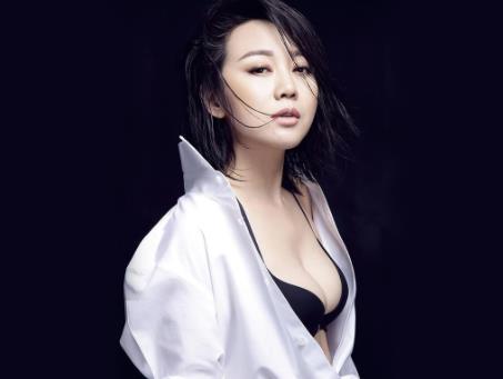 闫妮与男友分手 闫妮疑似另有新欢旧日私密照流出 闫妮与男友分手 闫妮疑似另有新欢旧日私密照流出