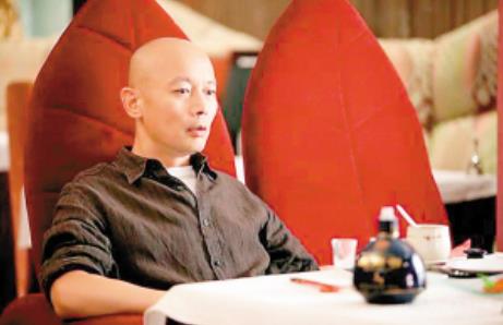 葛优低调出席酒宴 身体消瘦现场照片流出