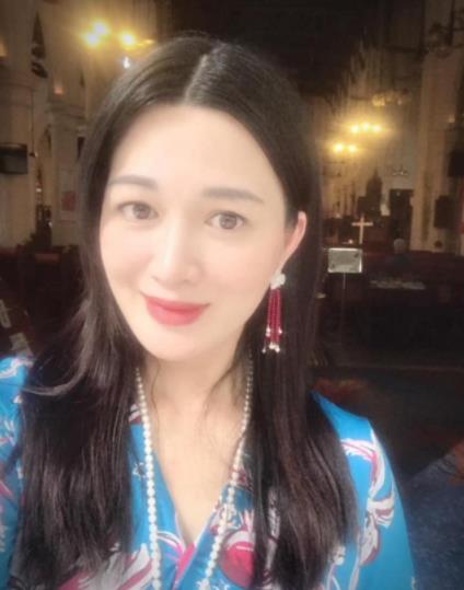 陈少霞母女合影是怎么回事 陈少霞是谁及陈少霞老公资料 陈少霞母女合影是怎么回事 陈少霞是谁及陈少霞老公资料