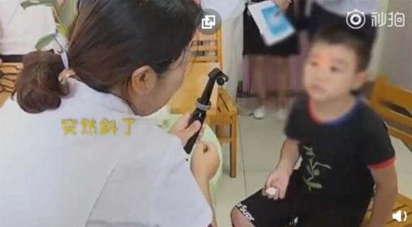 玩手机变斗鸡眼怎么回事 具体详情及后续曝光吓坏网友 玩手机变斗鸡眼怎么回事 具体详情及后续曝光吓坏网友