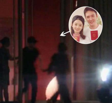 冯绍峰接机赵丽颖什么情况 赵丽颖要宣布复出了吗