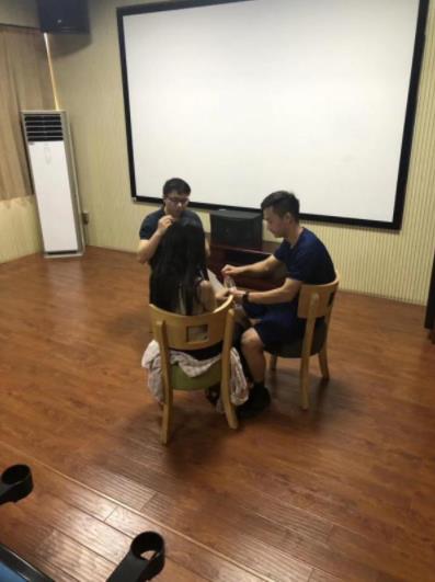 女孩连续两天跳江怎么回事 女孩跳江始末详情曝光 女孩连续两天跳江怎么回事 女孩跳江始末详情曝光