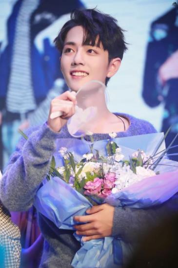 肖战被私生饭摸手是怎么回事 肖战被私生饭摸手始末详情曝光 肖战被私生饭摸手是怎么回事 肖战被私生饭摸手始末详情曝光