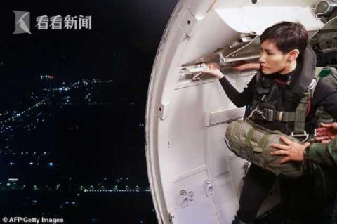 泰王室新王妃私照罕见公布 因浏览量太大网站崩溃