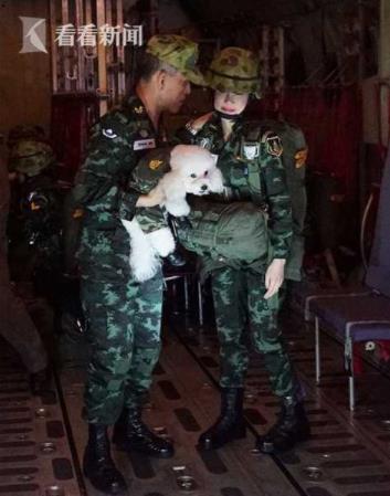 泰王室新王妃私照罕见公布 因浏览量太大网站崩溃