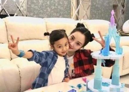 李小璐疑将女儿改名 李小璐和贾乃亮疑似分道扬镳