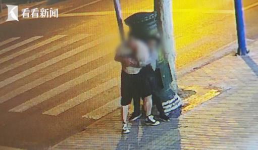 快递员持刀砍客户怎么回事 快递员持刀砍客户始末详情曝光 快递员持刀砍客户怎么回事 快递员持刀砍客户始末详情曝光