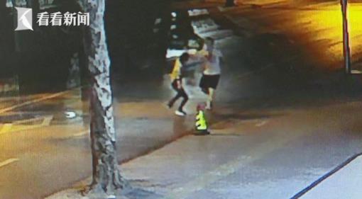 快递员持刀砍客户怎么回事 快递员持刀砍客户始末详情曝光 快递员持刀砍客户怎么回事 快递员持刀砍客户始末详情曝光