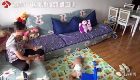 保姆殴打两岁男童怎么回事 事件始末详情曝光 保姆殴打两岁男童怎么回事 事件始末详情曝光