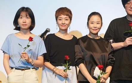 马伊琍离婚后首现身什么样子 马伊琍近况什么样 马伊琍离婚后公开现身什么样子 马伊琍近况什么样