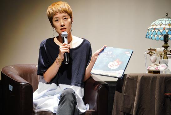 马伊琍离婚后首现身什么样子 马伊琍近况什么样 马伊琍离婚后公开现身什么样子 马伊琍近况什么样