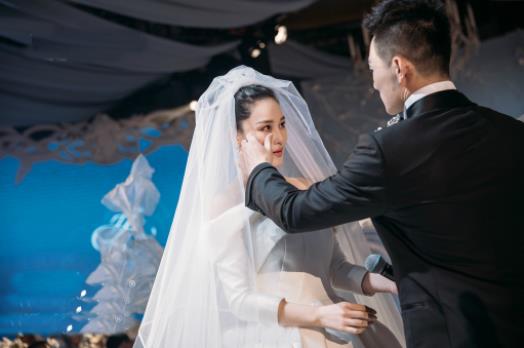 军嫂怒怼张馨予 事件始末详情遭起底 军嫂怒怼张馨予 事件始末详情遭起底