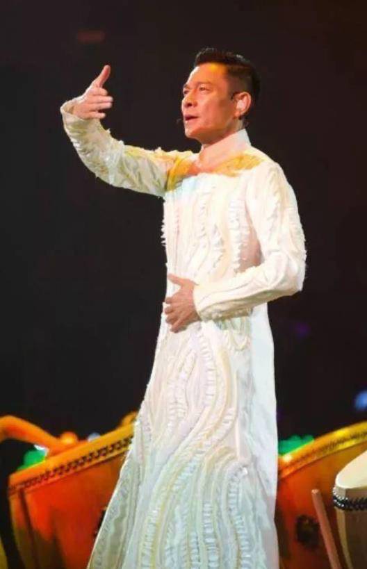 刘德华被粉丝求婚什么情况 现场画面细节曝光