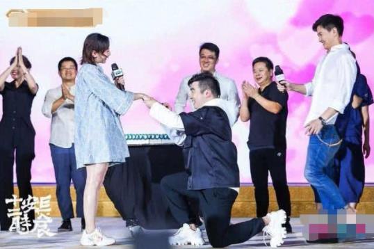 何雯娜宣布订婚疑似怀孕 好友留言道出真相