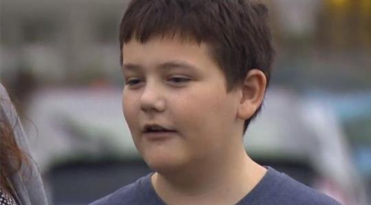 课桌被安排在厕所怎么回事 奇葩做法背后真实原因曝光 课桌被安排在厕所怎么回事 奇葩做法背后真实原因曝光