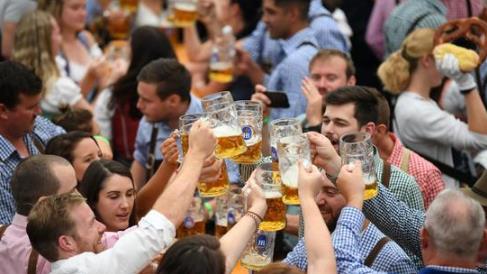 宿醉被定义为疾病是怎么回事 宿醉指的是什么宿醉怎么缓解