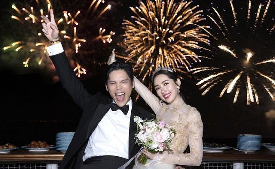 向佐郭碧婷婚后首现身 疑在录制婚恋节目现场照曝光