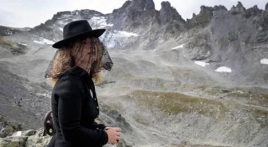 瑞士人为冰川送葬是怎么回事 冰川消失原因及危害有哪些 瑞士人为冰川送葬是怎么回事 冰川消失原因及危害有哪些