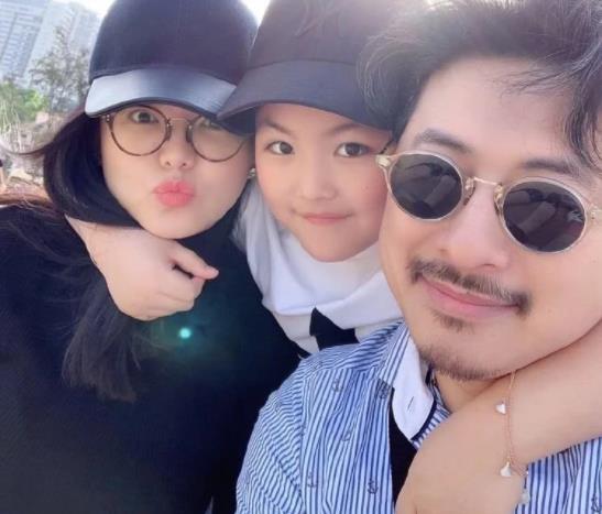 李湘为王岳伦庆生 一个细节看破两人的感情状态 李湘为王岳伦庆生 一个细节看破两人的感情状态