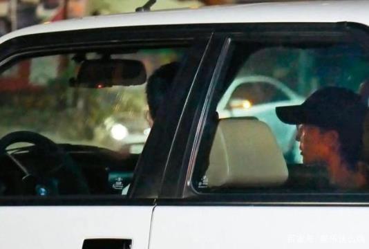 邱泽回应张钧甯恋情称在追求 张钧甯出席活动并无回应