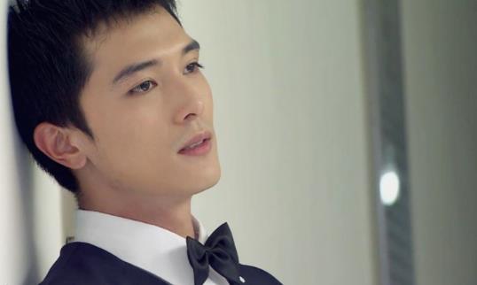 邱泽回应张钧甯恋情称在追求 张钧甯出席活动并无回应