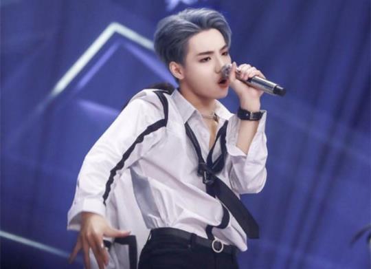 UNINE李振宁方否认恋情 李振宁八卦新闻被扒 UNINE李振宁方否认恋情 李振宁八卦新闻被扒