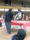 搞笑GIF：装逼有风险！
