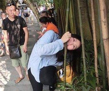 搞笑GIF：装逼有风险！