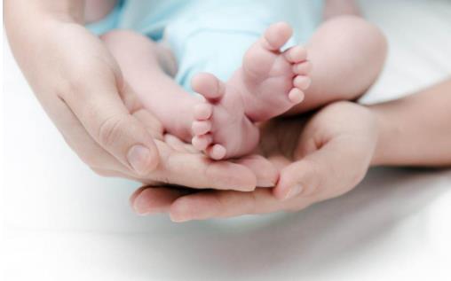 10岁女儿状告生母究竟是何原因 背后原因曝光令人心寒