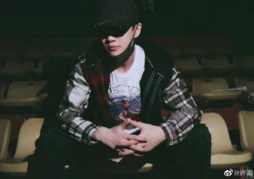 许嵩新歌叫什么名字 歌曲《雨幕》歌词完整版介绍