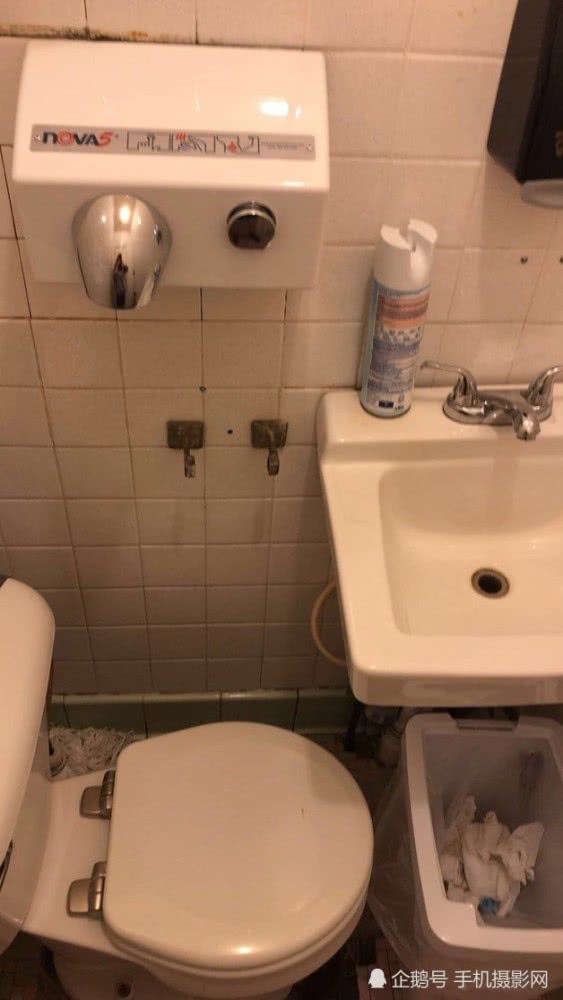 卫生间反人类设计如厕似直播 细数那些反人类设计卫生间 卫生间反人类设计如厕似直播 细数那些反人类设计卫生间