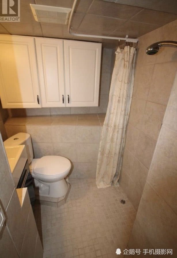 卫生间反人类设计如厕似直播 细数那些反人类设计卫生间 卫生间反人类设计如厕似直播 细数那些反人类设计卫生间