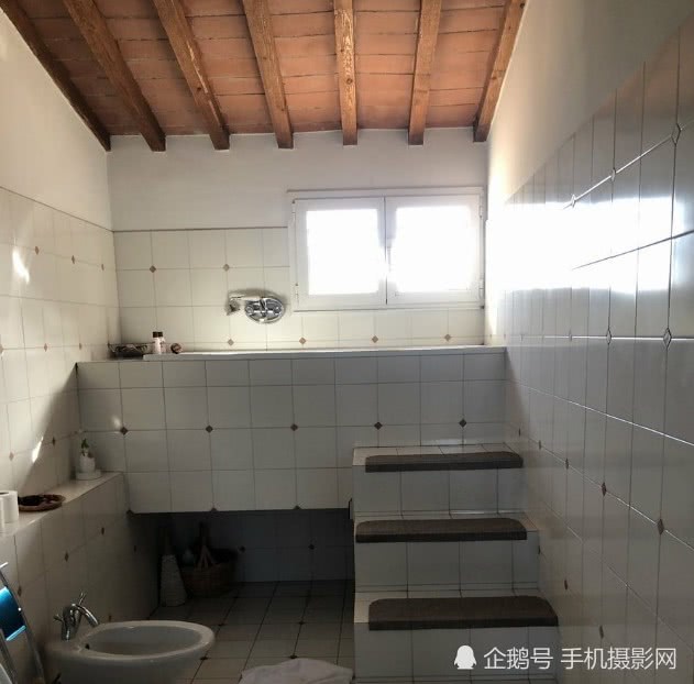 卫生间反人类设计如厕似直播 细数那些反人类设计卫生间 卫生间反人类设计如厕似直播 细数那些反人类设计卫生间