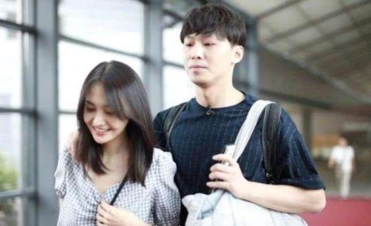 郑爽爸爸发文回应郑爽大哭 因生日会压力与张恒再起冲突 郑爽爸爸发文回应郑爽大哭 因生日会压力与张恒再起冲突