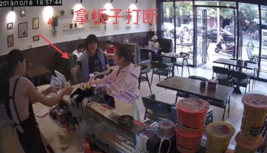 女子疑因插队被打怎么回事 事件详情画面及过程曝光