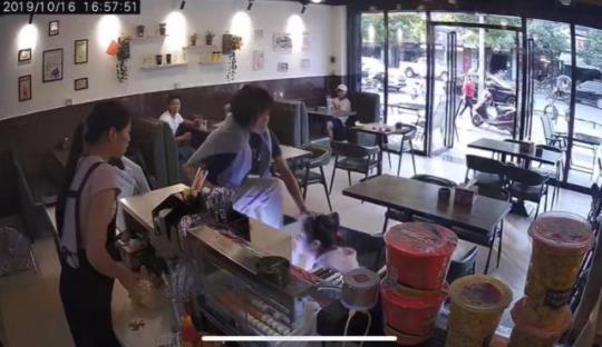 女子疑因插队被打怎么回事 事件详情画面及过程曝光