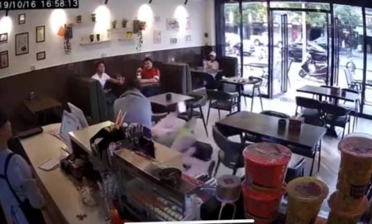 女子疑因插队被打怎么回事 事件详情画面及过程曝光