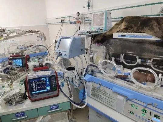 病危双胞胎转院北京 请在这条路线上为这两辆车让路 病危双胞胎转院北京 请在这条路线上为这两辆车让路