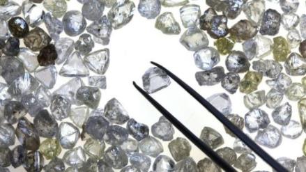 全球钻石供应过剩怎么回事 钻石价格能够降多少？